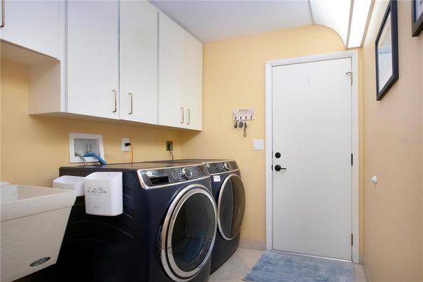 Interior, Washer