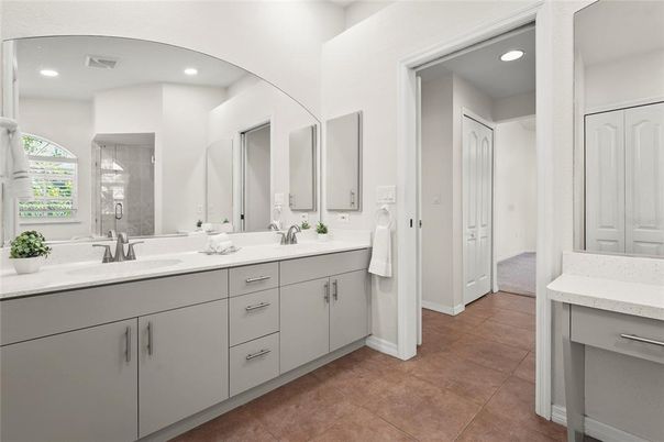 Bathroom, Dual Sink Vanities, Interior, Recessed Lighting