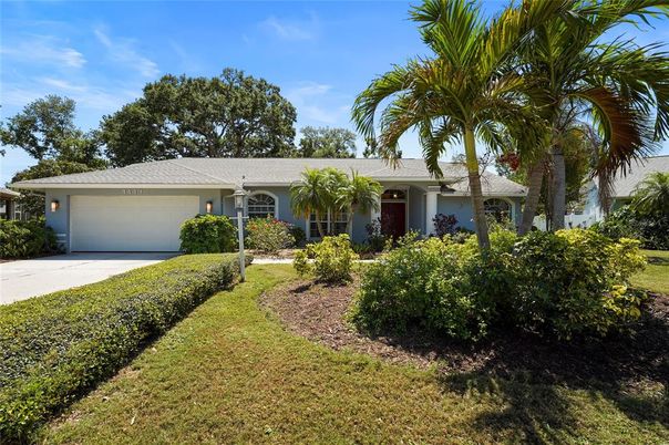 Attached, Backyard, Exterior, Facade, Ranch
