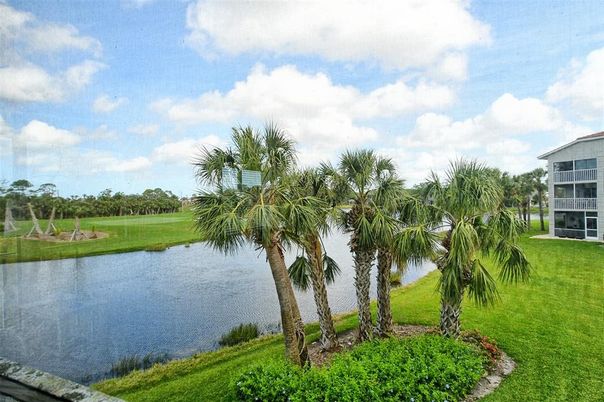 Exterior, Lake