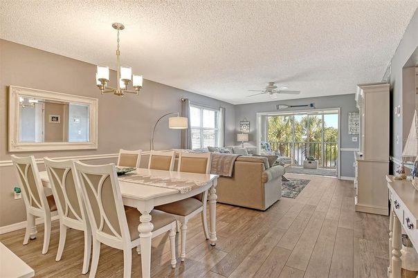 Chandelier, Dining room, Interior, Living room, Pendant Lights, Wood Texture Flooring