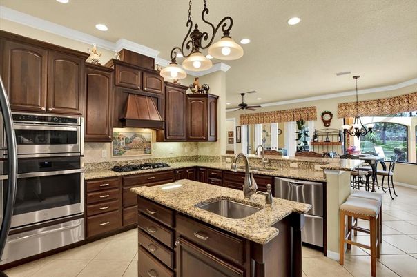 Dining room, Interior, Kitchen, Pendant Lights, Recessed Lighting, Stainless Steel Appliances
