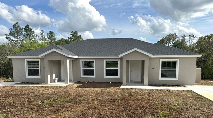 Exterior, Facade, Ranch