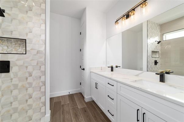 Bathroom, Dual Sink Vanities, Interior, Wood Texture Flooring