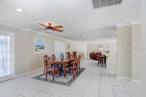 Dining room, Interior, Recessed Lighting