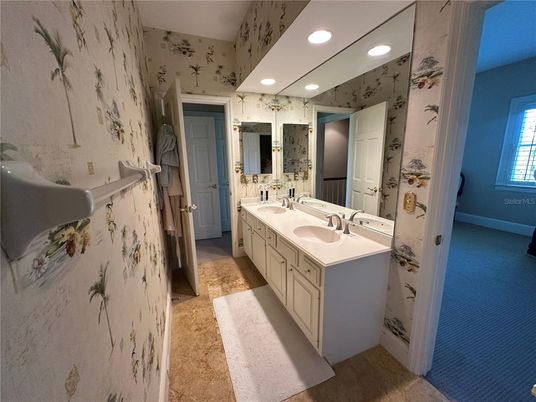 Bathroom, Dual Sink Vanities, Interior, Recessed Lighting