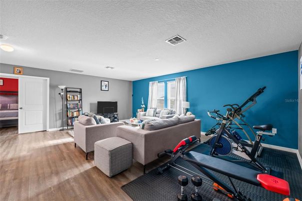 Fitness Equipment, Interior, Living room, Recessed Lighting, Wood Texture Flooring