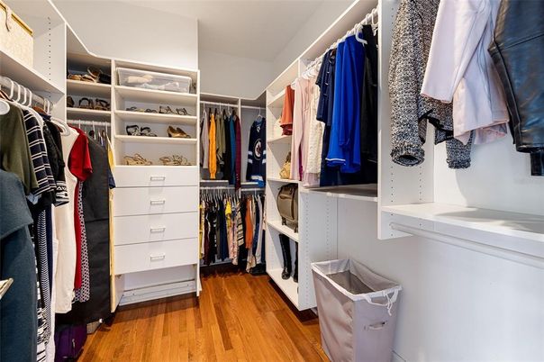 Interior, Walk-in Closets, Wood Texture Flooring