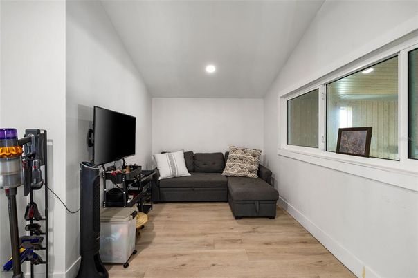 Fitness Equipment, Interior, Recessed Lighting, Wood Texture Flooring