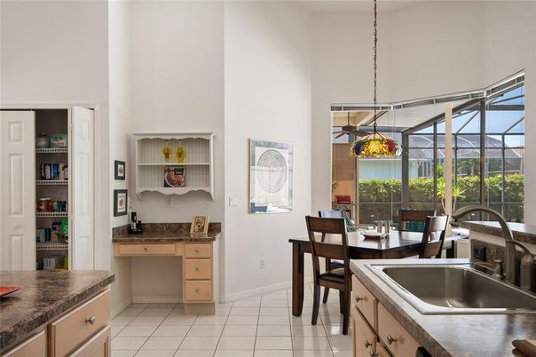 Dining room, Interior