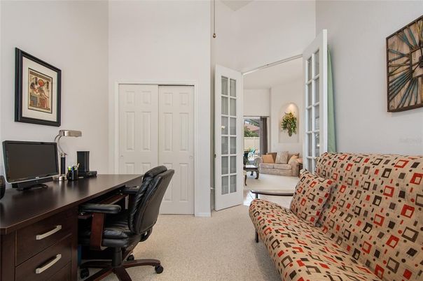 Home Office, Interior