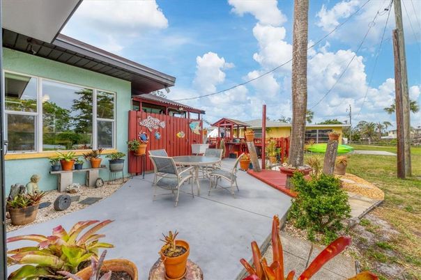 Backyard, Exterior