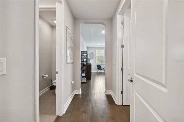 Interior, Recessed Lighting, Wood Texture Flooring
