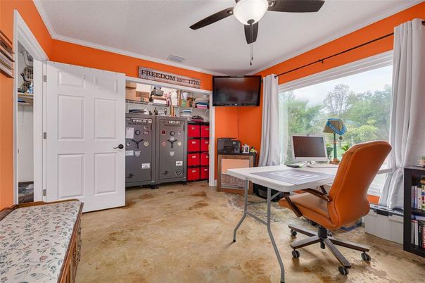 Home Office, Interior