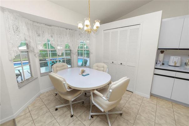 Chandelier, Dining room, Interior