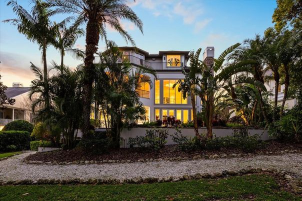 Exterior, Facade, Mediterranean