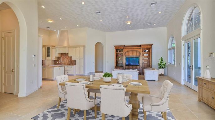 Dining room, Interior, Kitchen, Living room, Recessed Lighting