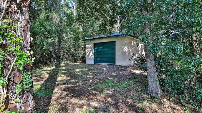 Backyard, Exterior