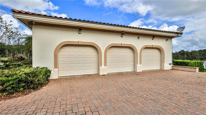 Detached Garage, Exterior