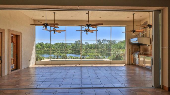 Interior, Sun Room, Water