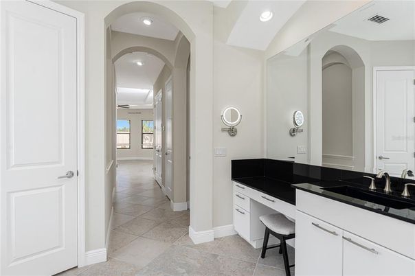 Bathroom, Interior, Recessed Lighting