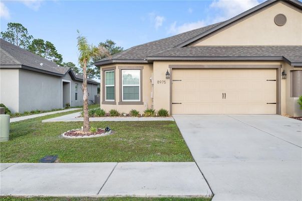 Attached, Exterior, Facade, Ranch