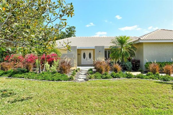 Backyard, Exterior, Facade, Mediterranean