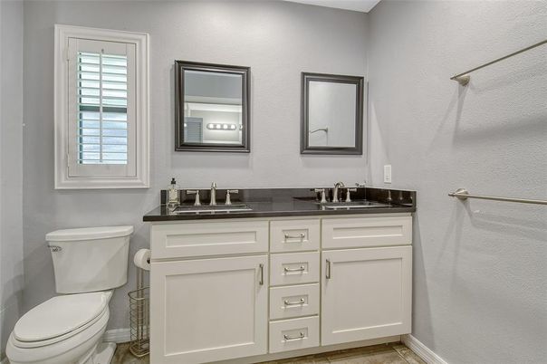 Bathroom, Dual Sink Vanities, Interior