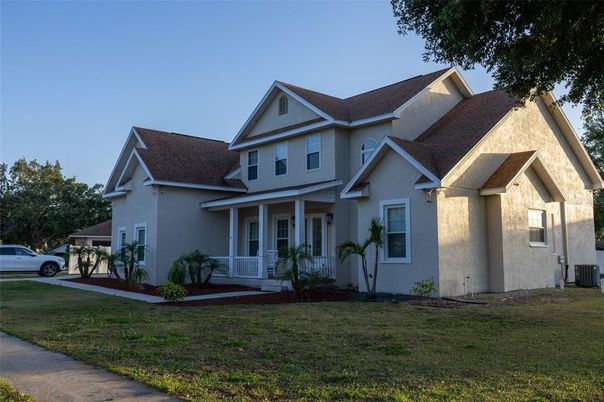 Exterior, Facade, Farmhouse