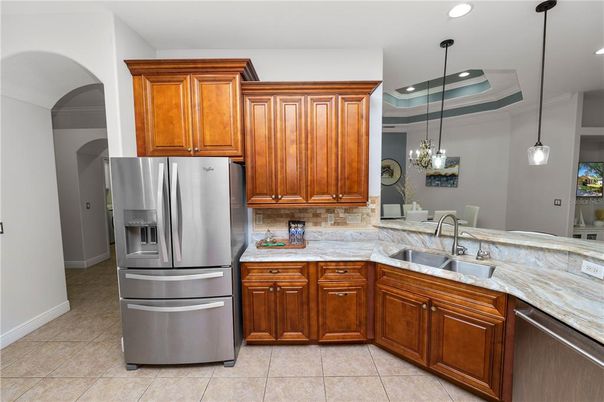 Dining room, Interior, Kitchen, Pendant Lights, Recessed Lighting, Stainless Steel Appliances