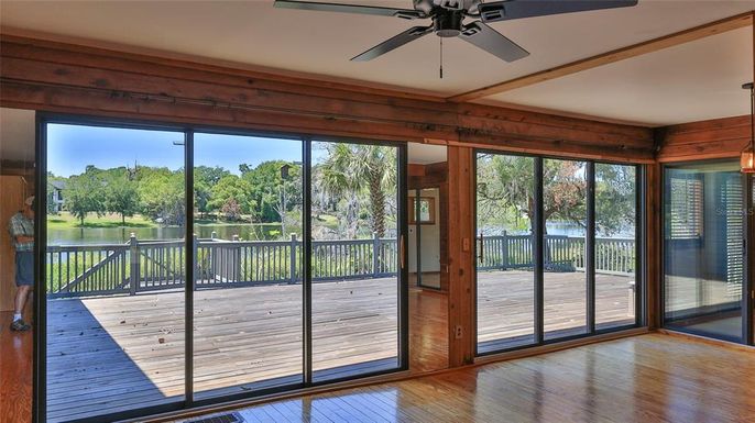 Empty room, Interior, Sun Room, Wood Texture Flooring, Wooden Walls