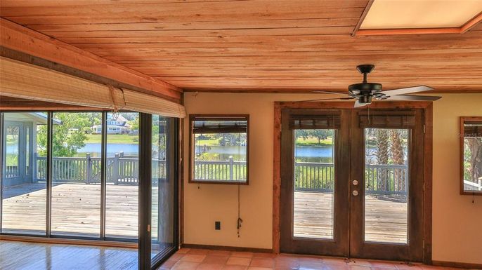 Interior, Sun Room, Water, Wooden Ceilings