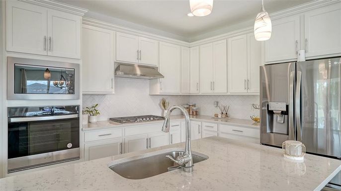 Interior, Kitchen, Pendant Lights, Stainless Steel Appliances