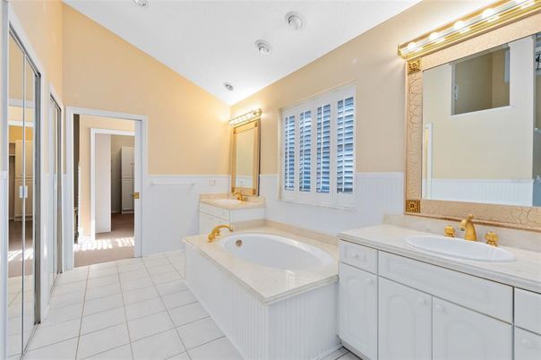 Bathroom, Dual Sink Vanities, Interior