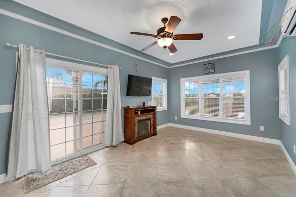 Empty room, Interior, Recessed Lighting