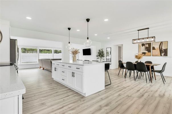 Dining room, Interior, Kitchen, Pendant Lights, Recessed Lighting, Wood Texture Flooring