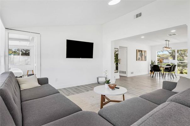 Dining room, Interior, Living room, Pendant Lights, Recessed Lighting, Wood Texture Flooring