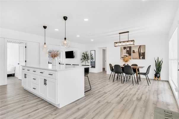 Dining room, Interior, Kitchen, Pendant Lights, Recessed Lighting, Wood Texture Flooring