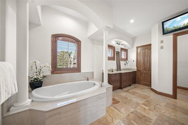 Bathroom, Interior, Recessed Lighting