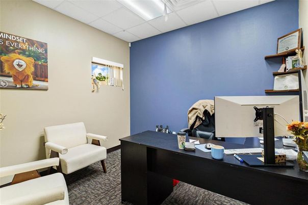 Home Office, Interior