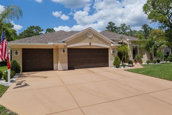 Attached, Exterior, Facade, Ranch