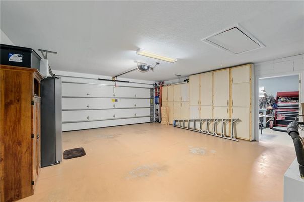 Garage, Interior