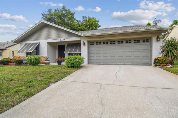 Attached, Exterior, Facade, Ranch