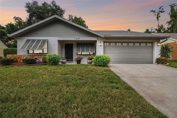 Attached, Exterior, Facade, Ranch