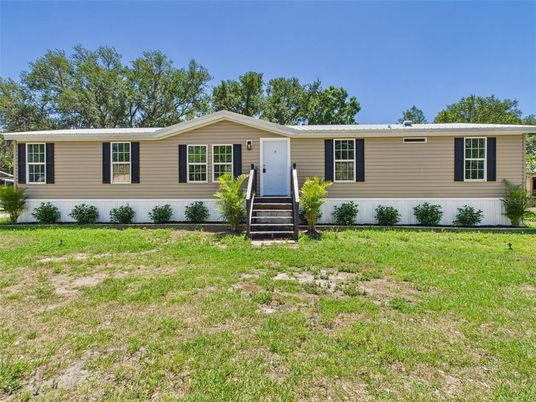 Backyard, Exterior, Facade, Ranch