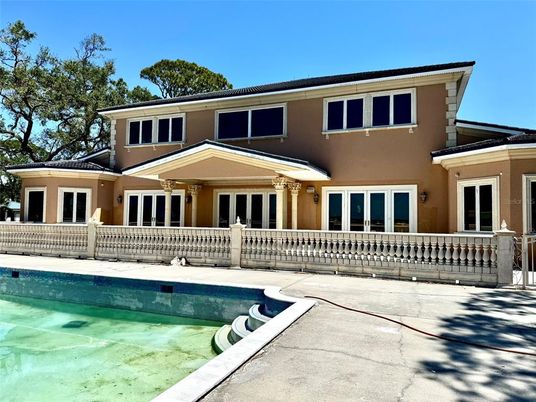 Exterior, Facade, Pool, Mediterranean