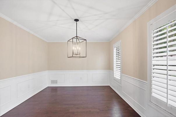 Empty room, Interior, Pendant Lights, Wood Texture Flooring