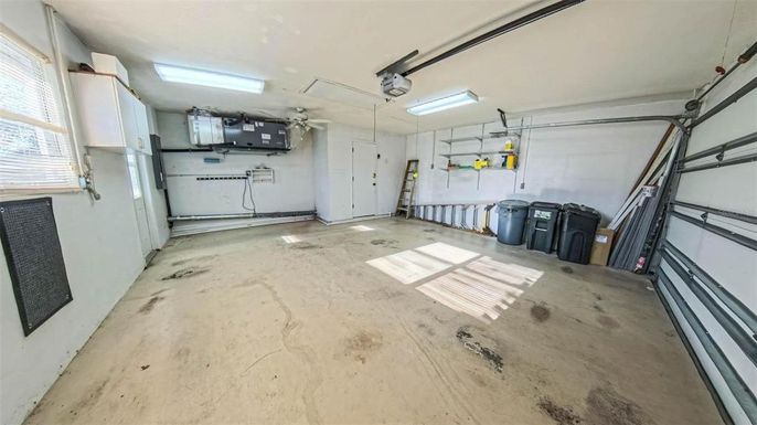 Garage, Interior