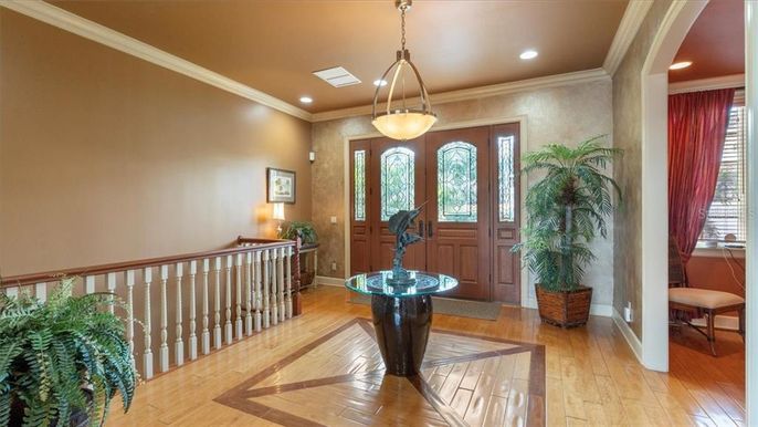Interior, Pendant Lights, Recessed Lighting, Wood Texture Flooring