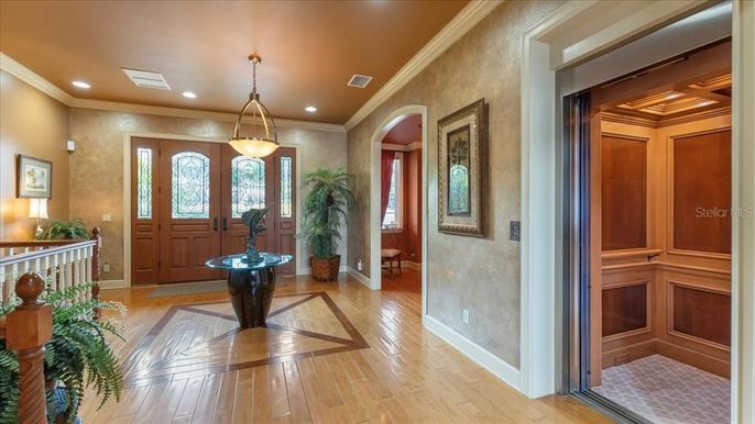 Interior, Pendant Lights, Recessed Lighting, Wood Texture Flooring